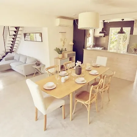 Family In 4 Bedrooms Villa