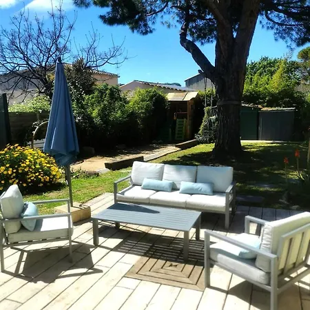 Family In 4 Bedrooms *