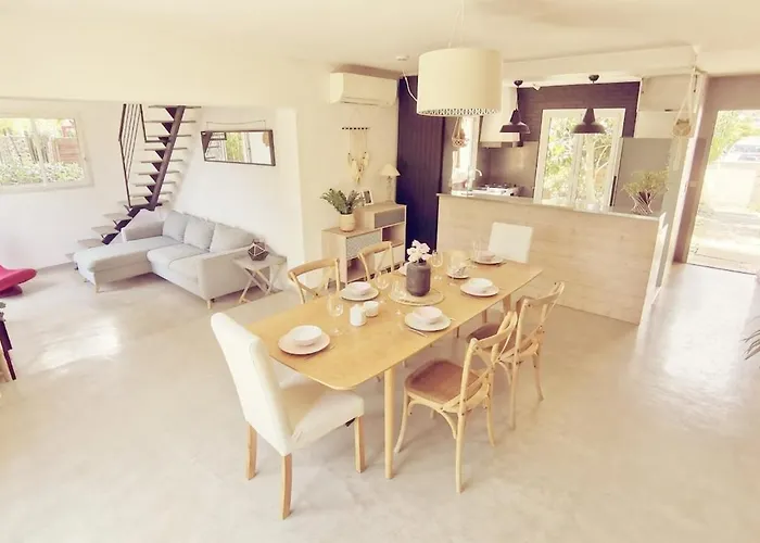 Family In 4 Bedrooms Βίλα