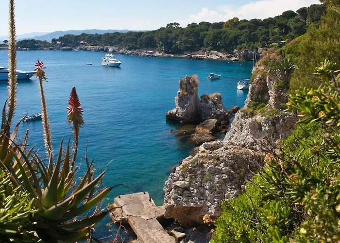 Family In 4 Bedrooms * Antibes